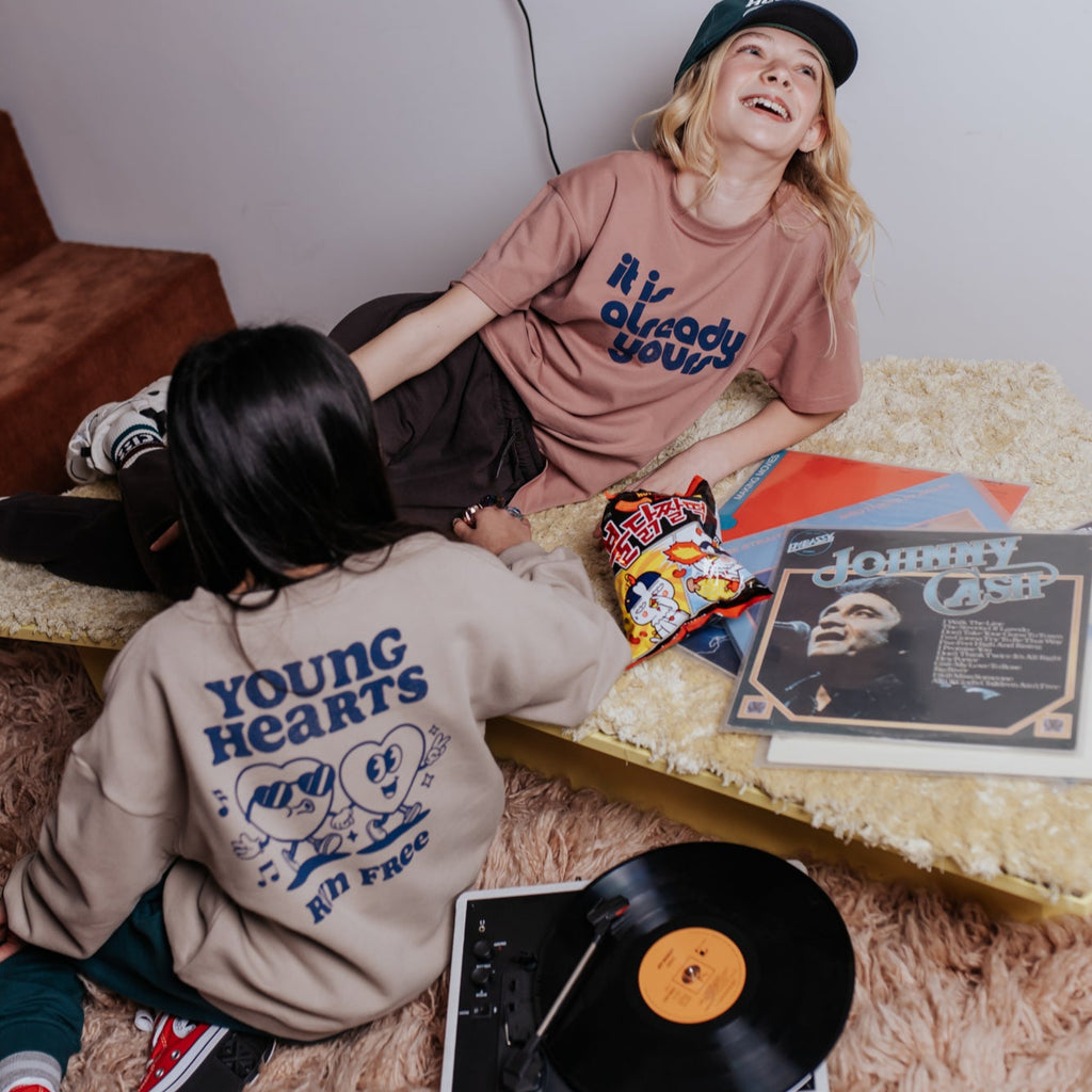 SWEATER Young hearts